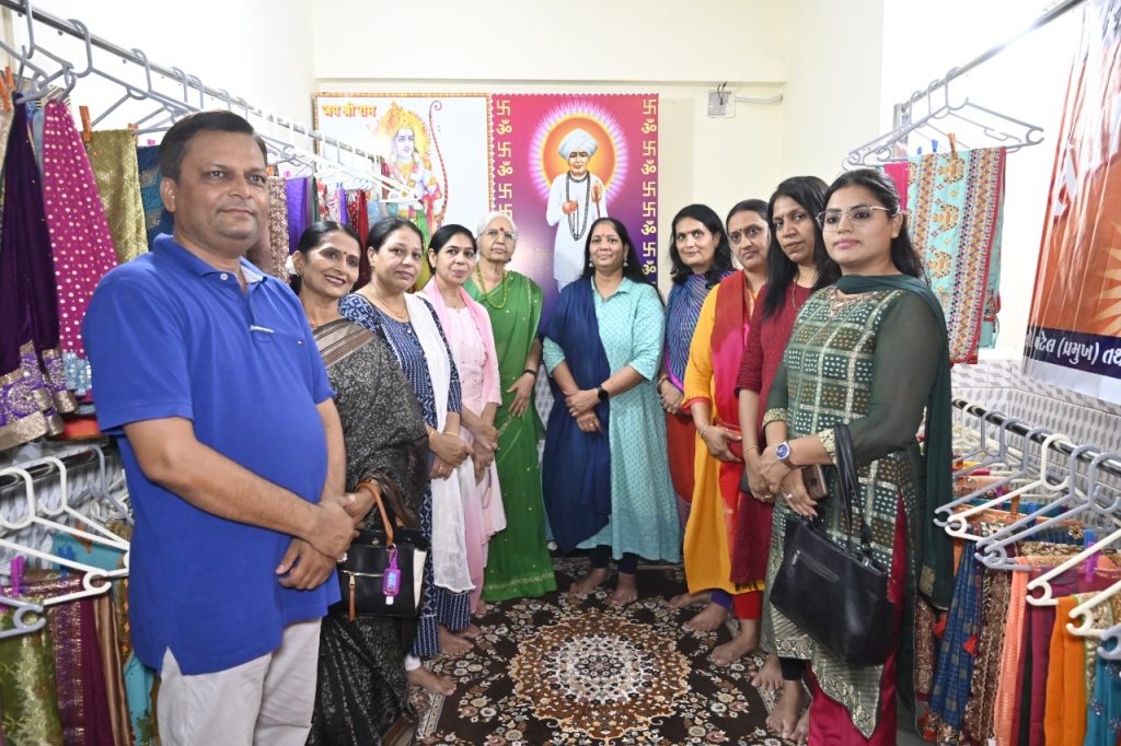 આણંદ ખાતે જલારામ માનવ સેવા ટ્રસ્ટ દ્વારા સાડી બેન્કનો શુભારંભ કરવામાં આવ્યો.